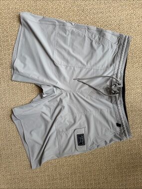Anetik Men's Light Gray Roam Tech Shorts Size 36